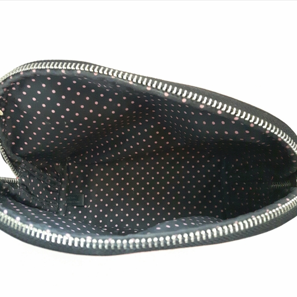 Victoria's Secret cosmetic bag - Picture 3 of 3